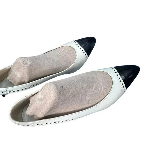 Women's White & Black Slip On Pointed Toe High Heel Size 7.5M vintage - Picture 2 of 5